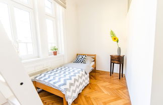 Photo 3 - Bright and Sunny Apartment in The City Center