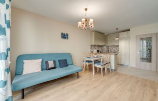 Photo 2 - Bright and Newly Refurbished Apartment Near Center