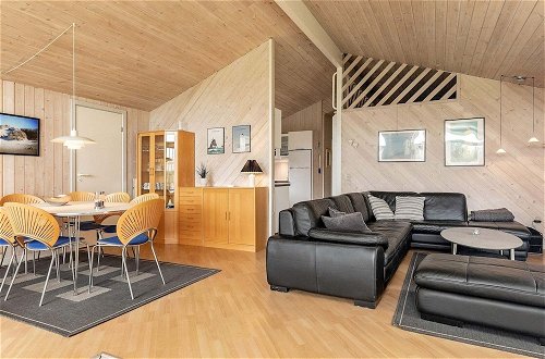 Photo 15 - 10 Person Holiday Home in Lokken