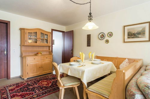 Foto 18 - Quaint Apartment With Sauna in Riezlern