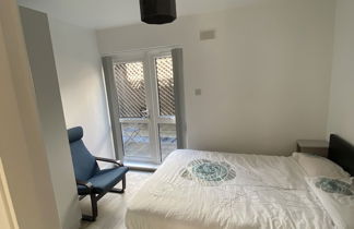 Photo 3 - Two Bedroom City Centre Apartment