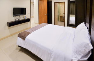 Photo 3 - The Pad Silom Serviced Apartment