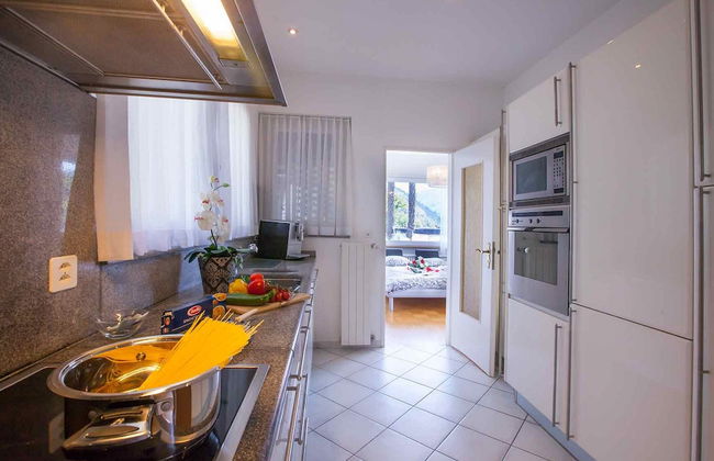 Villa in Bissone with swimming pool and garden - Foto 6