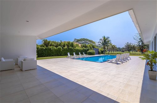 Foto 27 - Luxury Modern 4 BR Pool Villa - PH111