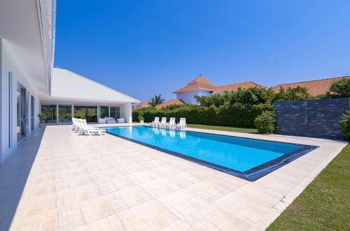 Foto 37 - Luxury Modern 4 BR Pool Villa - PH111