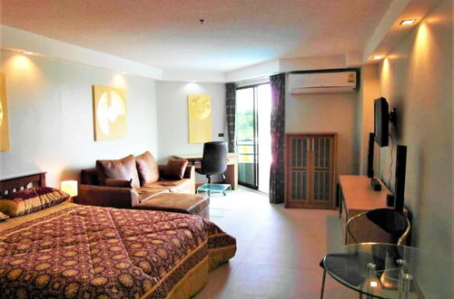 Photo 2 - Poolview Condo Rentbuythailand