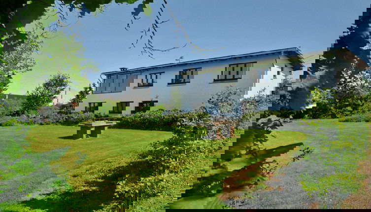 Foto 1 - House in Noiseux With Bubble Bath & Garden