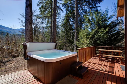 Photo 13 - 44MBR - Hot Tub- Pets Ok - WiFi - BBQ - Sleeps 6