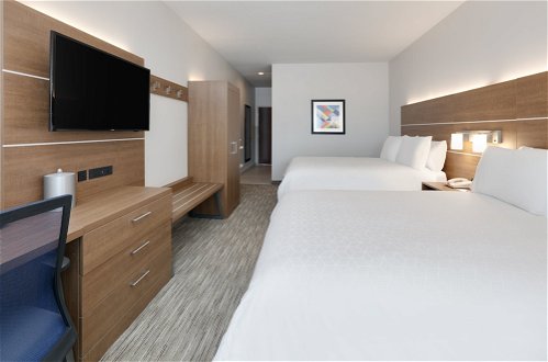 Photo 4 - Holiday Inn Express & Suites San Antonio NW near SeaWorld