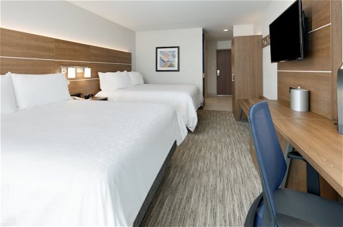 Photo 9 - Holiday Inn Express & Suites San Antonio NW near SeaWorld