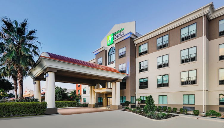 Photo 1 - Holiday Inn Express & Suites San Antonio NW near SeaWorld