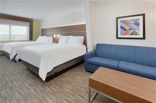 Photo 6 - Holiday Inn Express & Suites San Antonio NW near SeaWorld