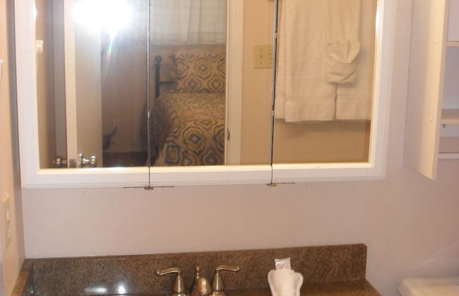 By The Sea Gulf View Deluxe Condo - Photo 53