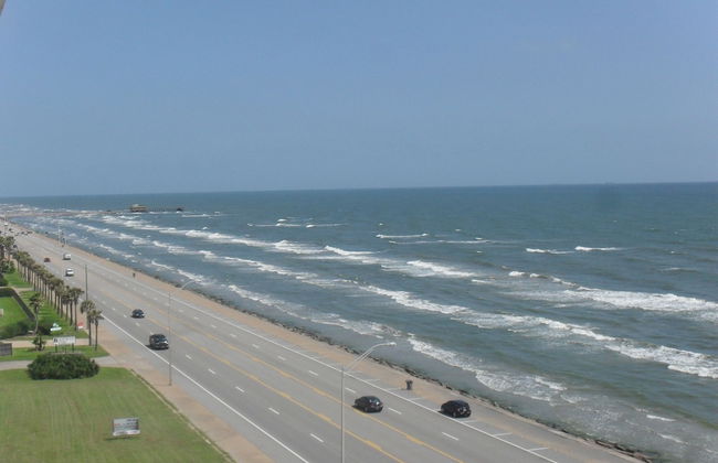 By The Sea Gulf View Deluxe Condo - Photo 47