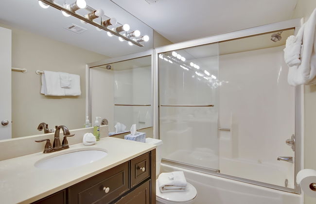 By The Sea Gulf View Deluxe Condo - Photo 54