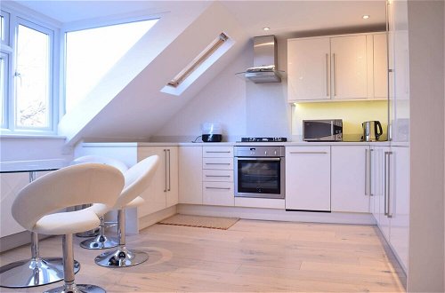Foto 11 - Stylish 2 Bed Apartment in West Hampstead