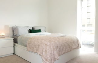 Photo 2 - Livestay - 1bed Apt Private Building Free Parking