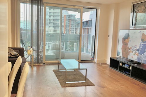 Photo 12 - Remarkable 2-bed Apartment in London Amazing Views