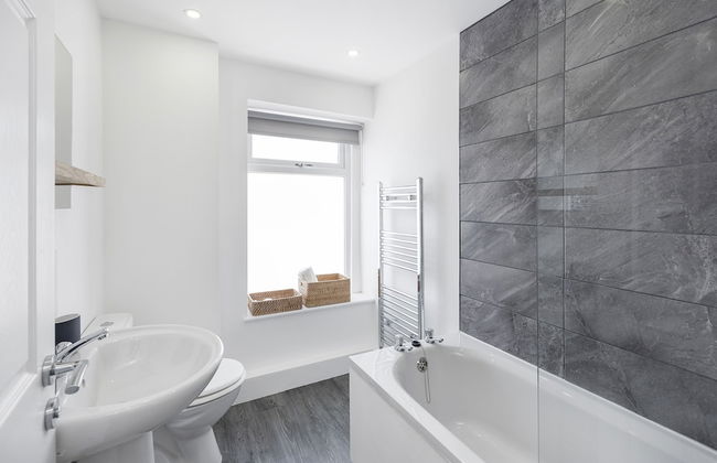 Stylish Apartment In Leafy Central Neighbourhood - Foto 11