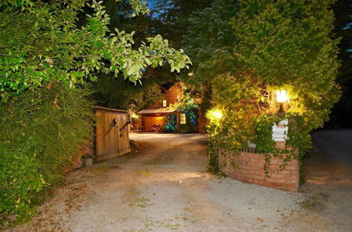 Photo 39 - Squirrel Barn. Hi-spec. Hot tub & Wifi. Sleeps 14