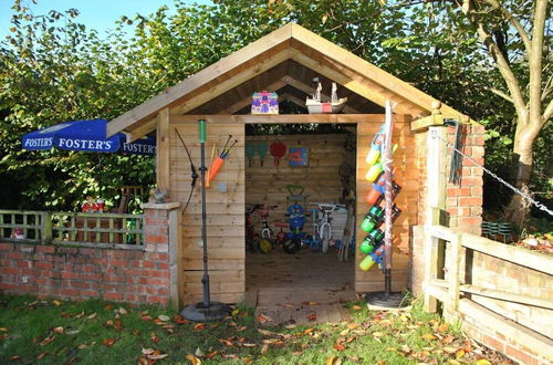 Photo 29 - Squirrel Barn. Hi-spec. Hot tub & Wifi. Sleeps 14