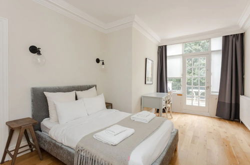 Foto 17 - Beautiful 5 Bedroom Home With Garden in South Kensington