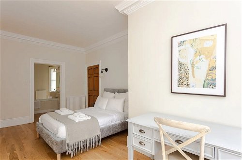 Foto 10 - Beautiful 5 Bedroom Home With Garden in South Kensington