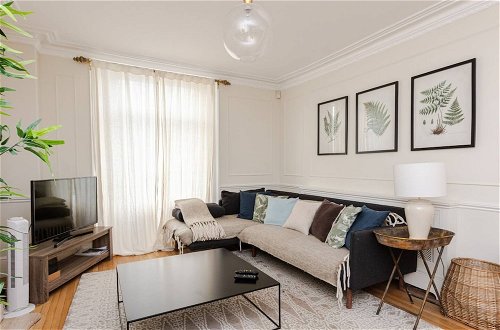 Foto 46 - Beautiful 5 Bedroom Home With Garden in South Kensington