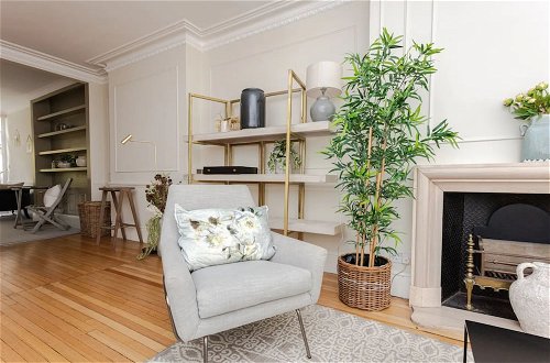 Foto 43 - Beautiful 5 Bedroom Home With Garden in South Kensington