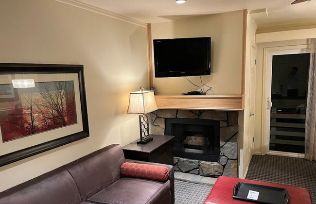 GetAways at the Lodge at Kingsbury Crossing - Photo 6