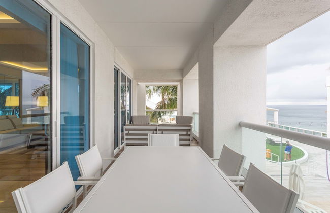 Charming Beachfront Condo With Large Balcony - Foto 39