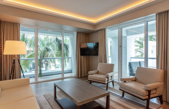 Charming Beachfront Condo With Large Balcony - Foto 23