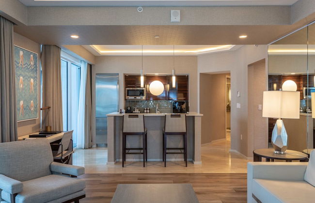 Charming Beachfront Condo With Large Balcony - Foto 18
