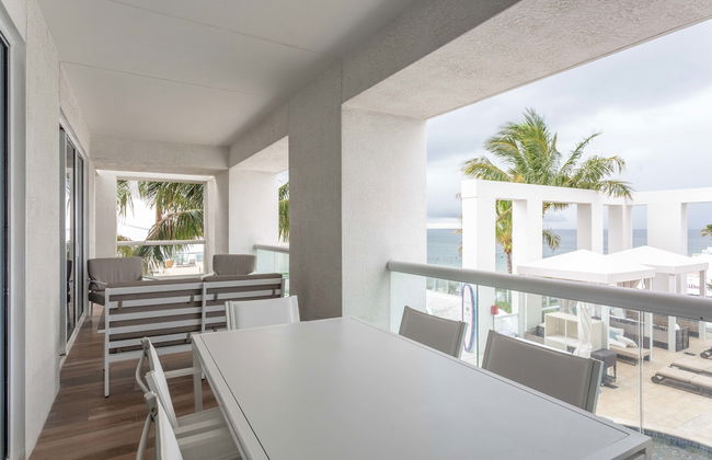 Charming Beachfront Condo With Large Balcony - Foto 26