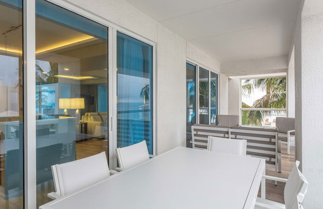 Charming Beachfront Condo With Large Balcony - Foto 27