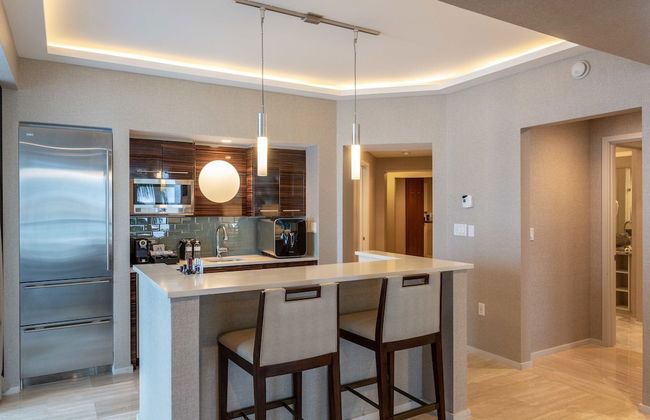 Charming Beachfront Condo With Large Balcony - Foto 12