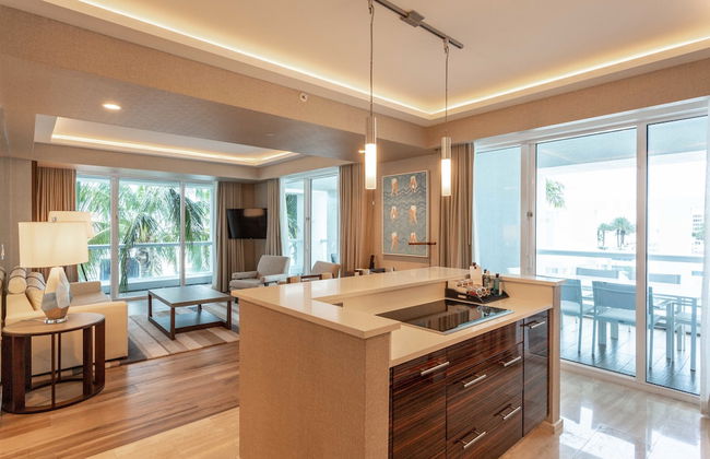 Charming Beachfront Condo With Large Balcony - Foto 24