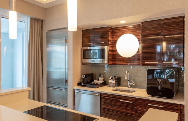 Charming Beachfront Condo With Large Balcony - Foto 10
