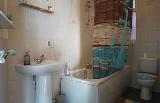 Foto 3 - Roman Bank Flat With Spa Bath and Mermaids Teepee