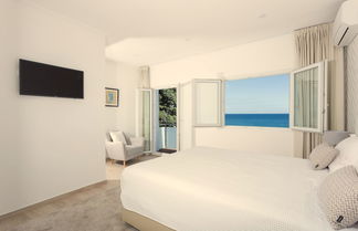 Photo 2 - Beach House by Azores Villas