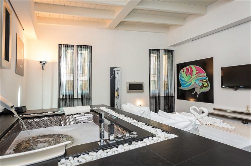 Photo 12 - Rental In Rome Cosmopolitan Hi-tech Luxury Apartment