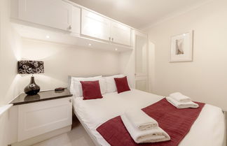 Photo 2 - Roomspace Apartments -Royal Swan Quarter