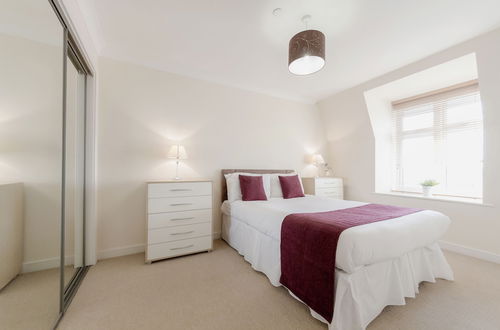 Photo 3 - Roomspace Apartments -Royal Swan Quarter