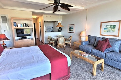 Photo 5 - Whaler On Kaanapali 763 Studio Bedroom Condo by Redawning
