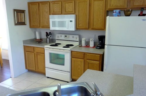 Photo 14 - 5 Beds With Private Pool Near Disney Parks 4703 5 Bedroom Home by RedAwning