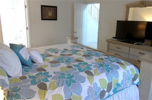 Photo 3 - 5 Beds With Private Pool Near Disney Parks 4703 5 Bedroom Home by RedAwning