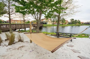 Photo 49 - 5 Beds With Private Pool Near Disney Parks 4703 5 Bedroom Home by RedAwning