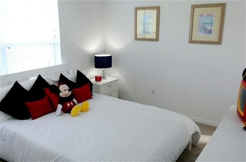 Foto 6 - 5 Beds With Private Pool Near Disney Parks 4703 5 Bedroom Home by RedAwning