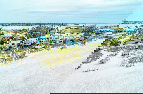 Photo 25 - Anna Maria Island Beach Happy-direct Beach Front-1br-1br