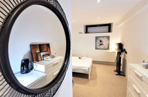 Photo 11 - Spacious Double Room with en-suite - 2c